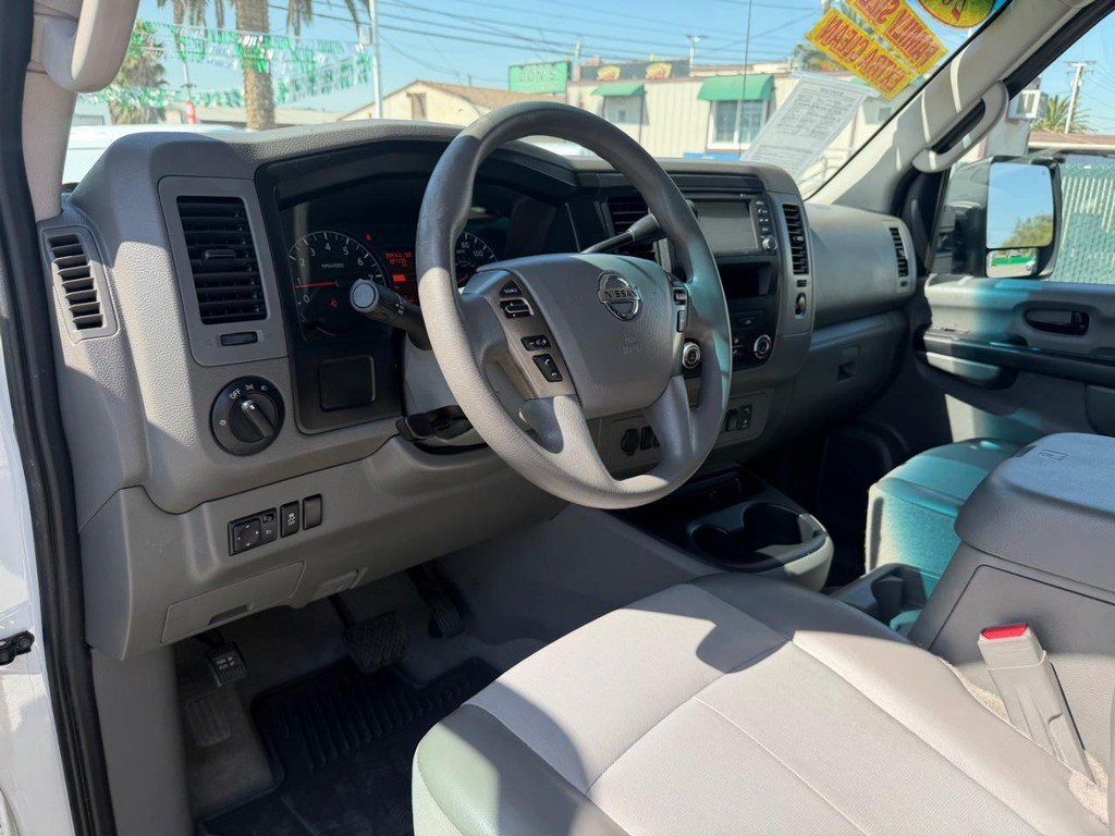 Used 2015 Nissan NV 3500 SV w/ Technology Package RWD image 16
