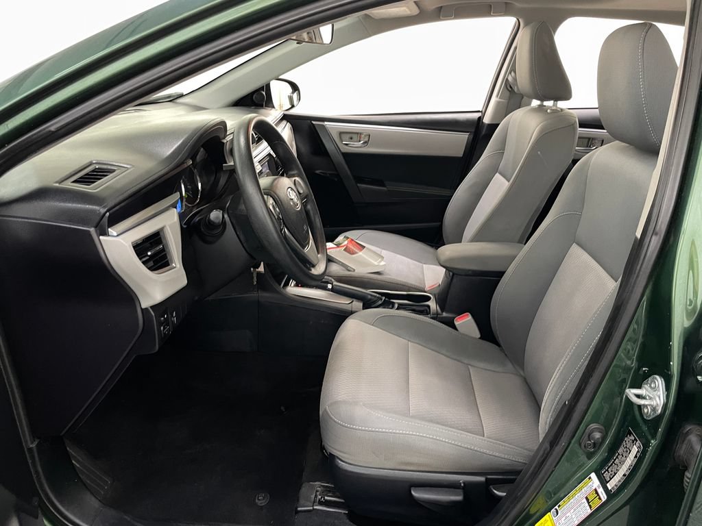 Used 2015 Toyota Corolla LE FWD image 6
