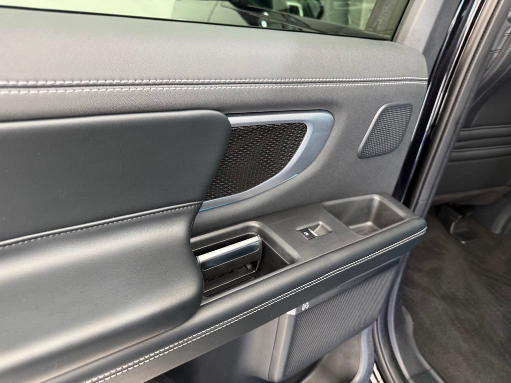 Certified 2025 Ford Expedition Max Platinum w/ Stealth Performance Package AWD/4WD image 28