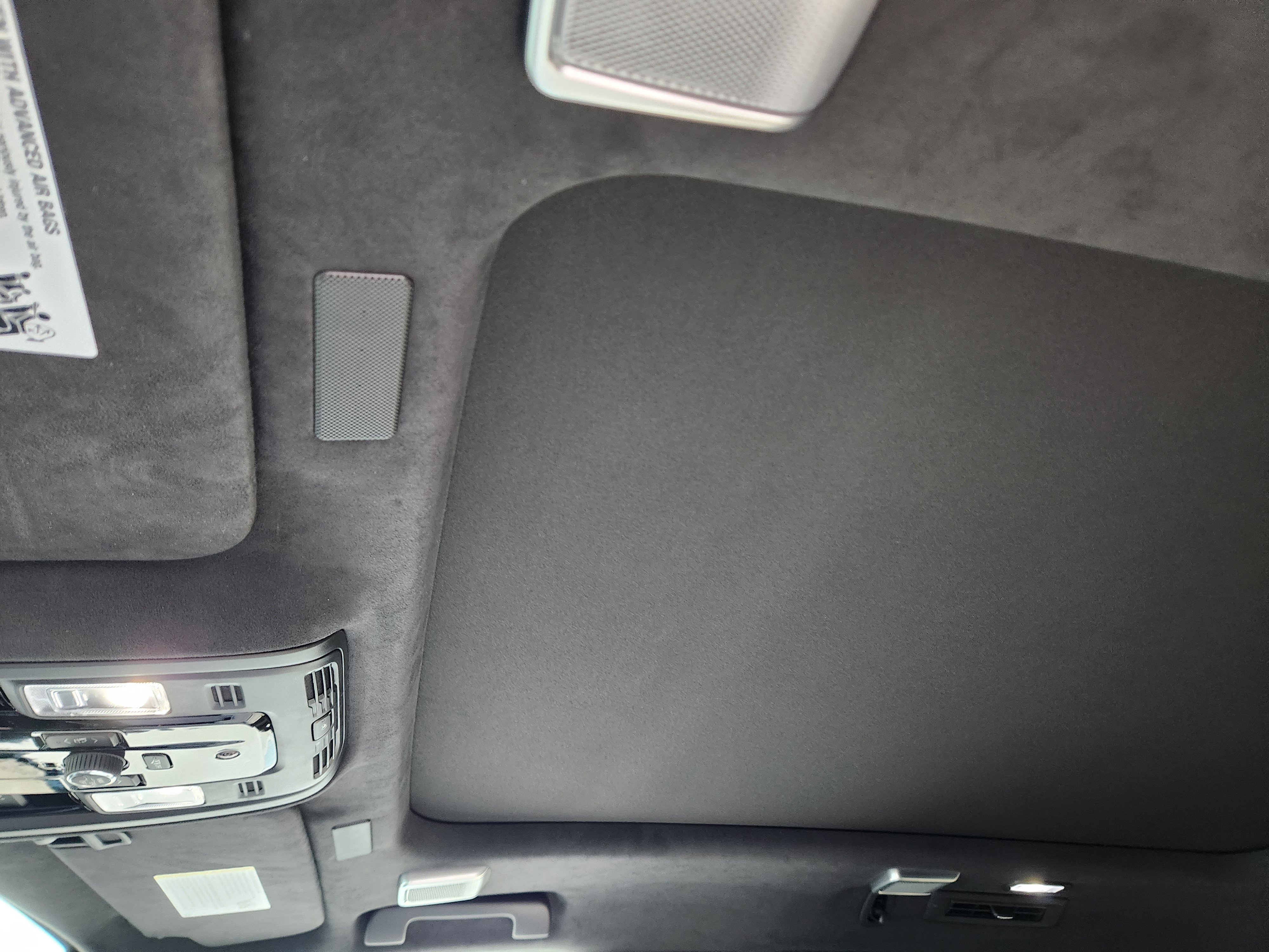 Used 2025 Cadillac Escalade V w/ LPO, ONYX Package image 22