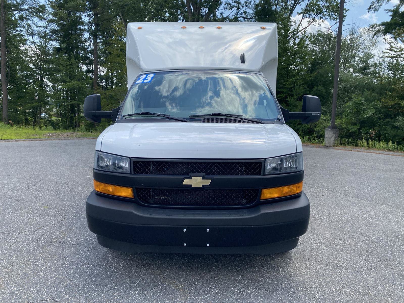 Used 2023 Chevrolet Express 3500 w/ Power Convenience Package RWD image 2