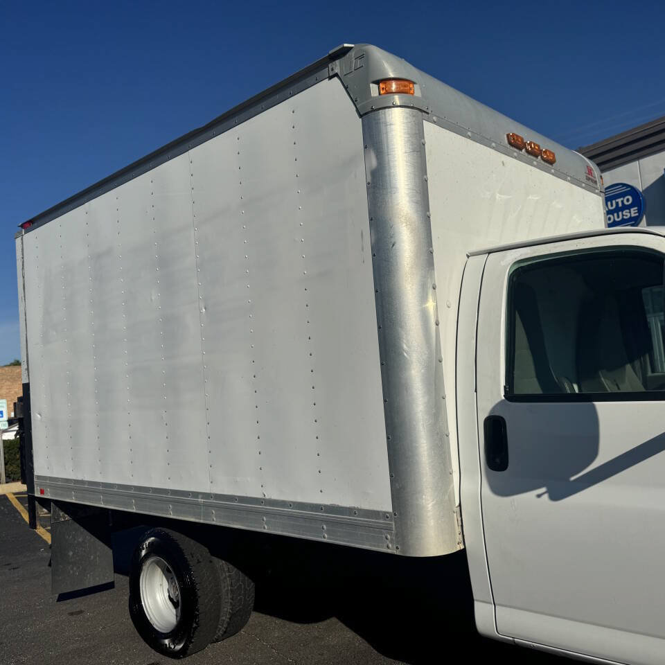 Used 2010 Chevrolet Express 3500 RWD image 6