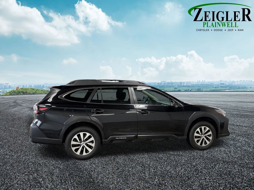 Used 2024 Subaru Outback Premium image 12