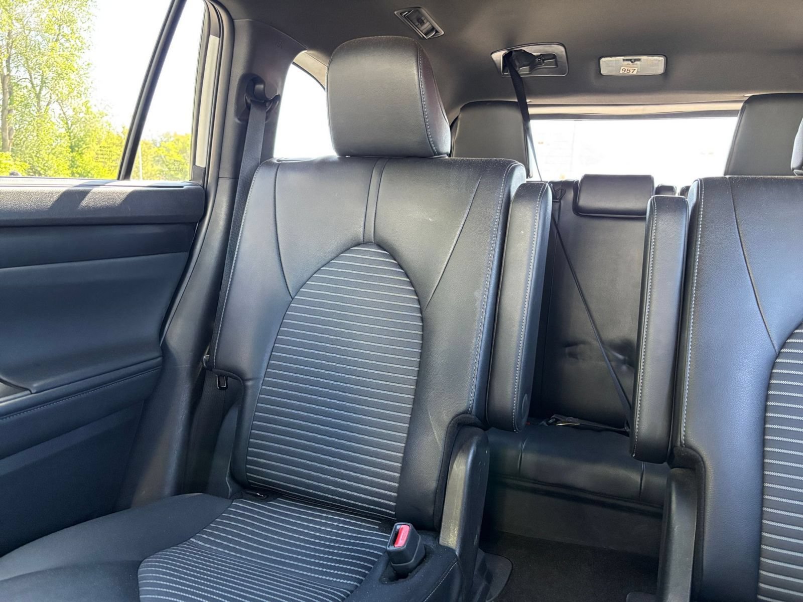 Used 2025 Toyota Highlander XSE AWD/4WD image 42
