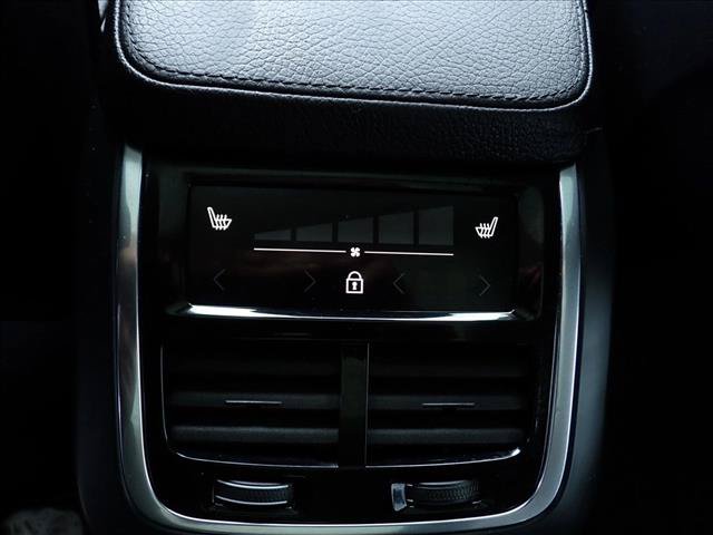 Used 2020 Volvo XC90 T6 Momentum w/ Protection Package Premier AWD/4WD image 12