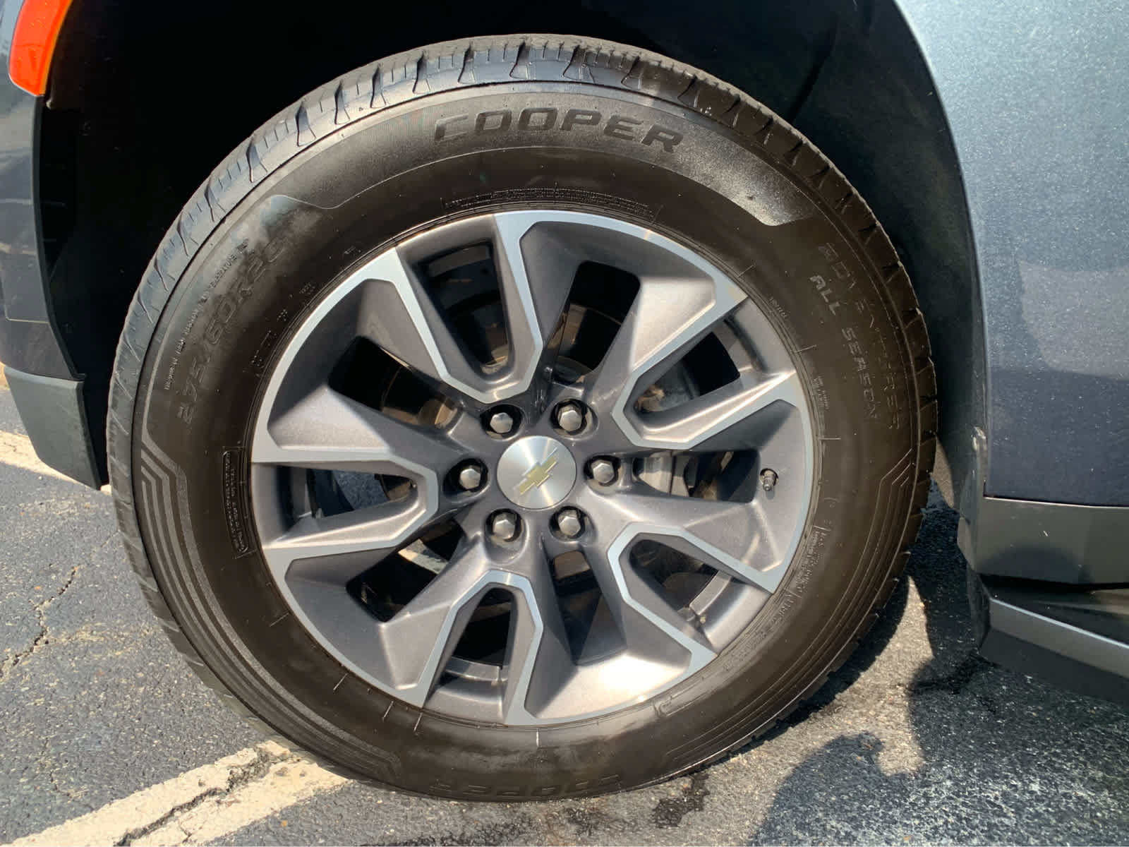 Used 2021 Chevrolet Suburban LT AWD/4WD image 8