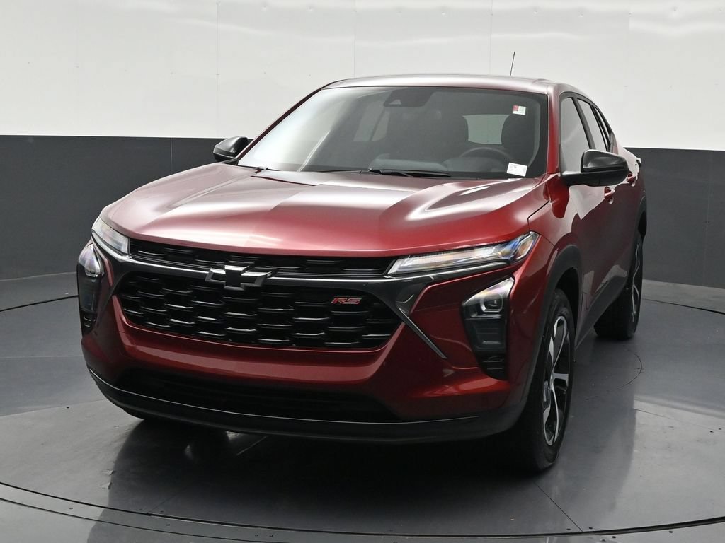 Used 2025 Chevrolet Trax RS FWD image 9