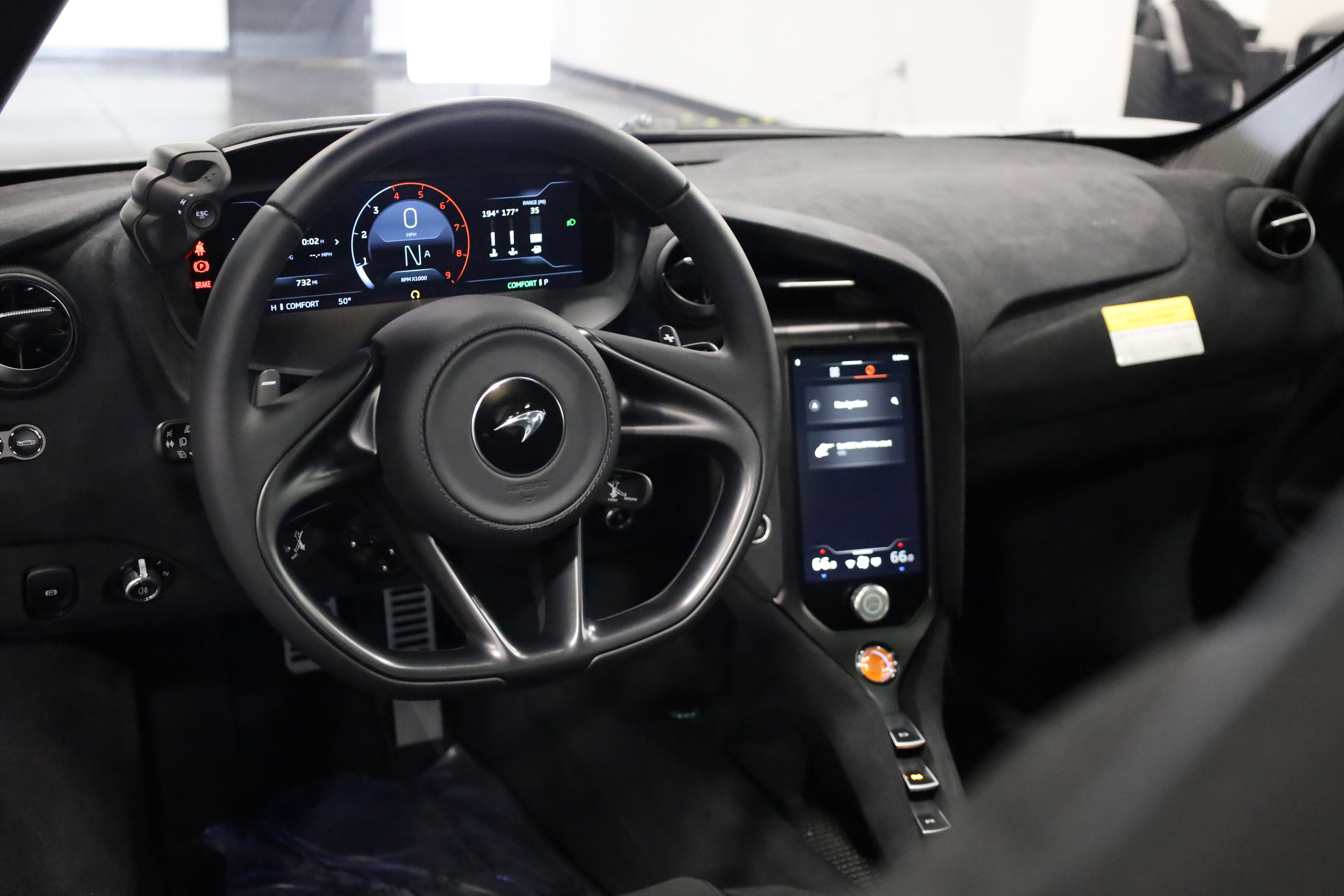 Used 2025 McLaren 750S image 36