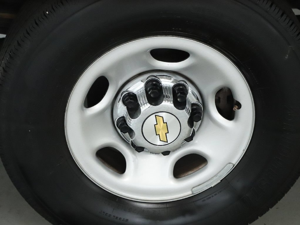 Used 2025 Chevrolet Express 3500 LT w/ LT Preferred Equipment Group RWD image 12
