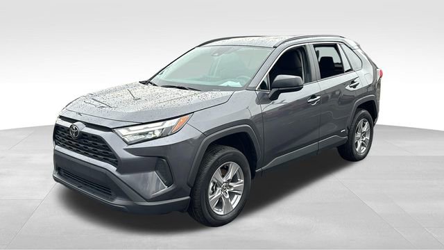 Used 2025 Toyota RAV4 LE AWD/4WD image 3