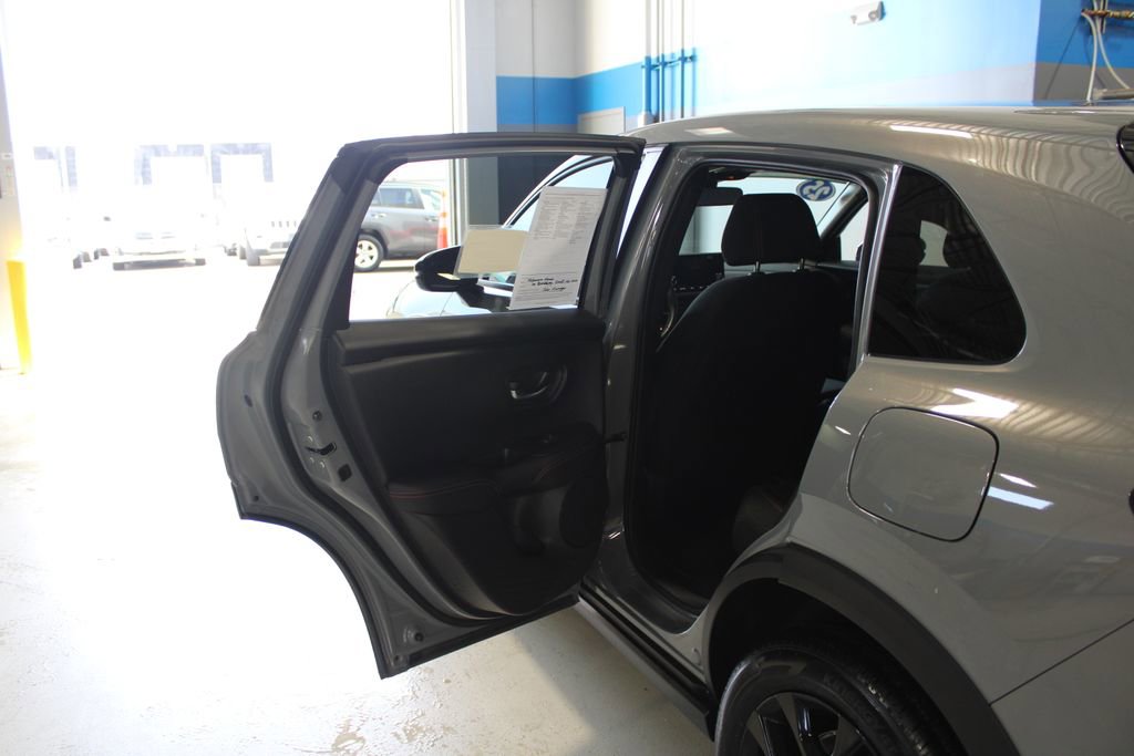 Used 2025 Honda HR-V Sport image 15