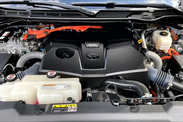 Used 2024 Toyota Sequoia Capstone RWD image 22
