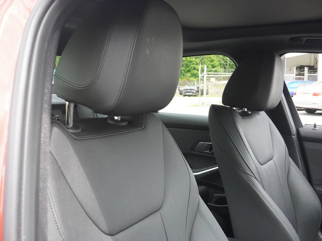 Used 2021 BMW 330e w/ Convenience Package RWD image 31