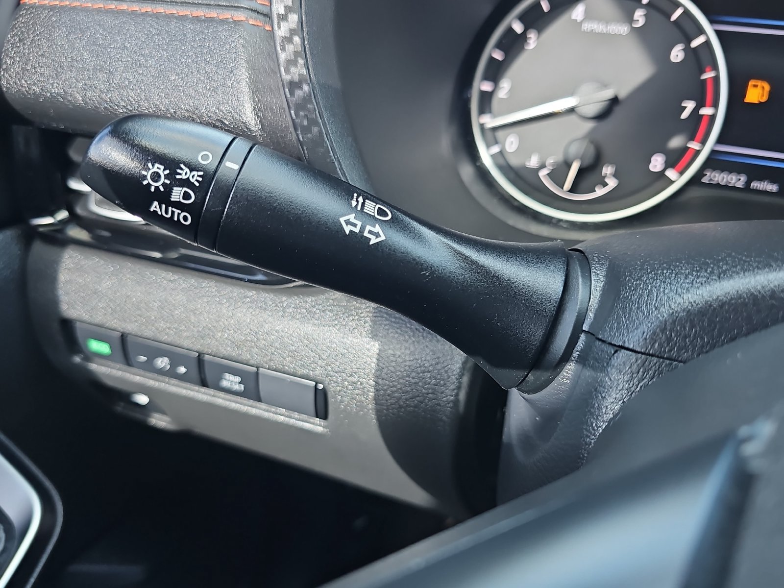 Used 2025 Nissan Sentra SR w/ SR Premium Package FWD image 29