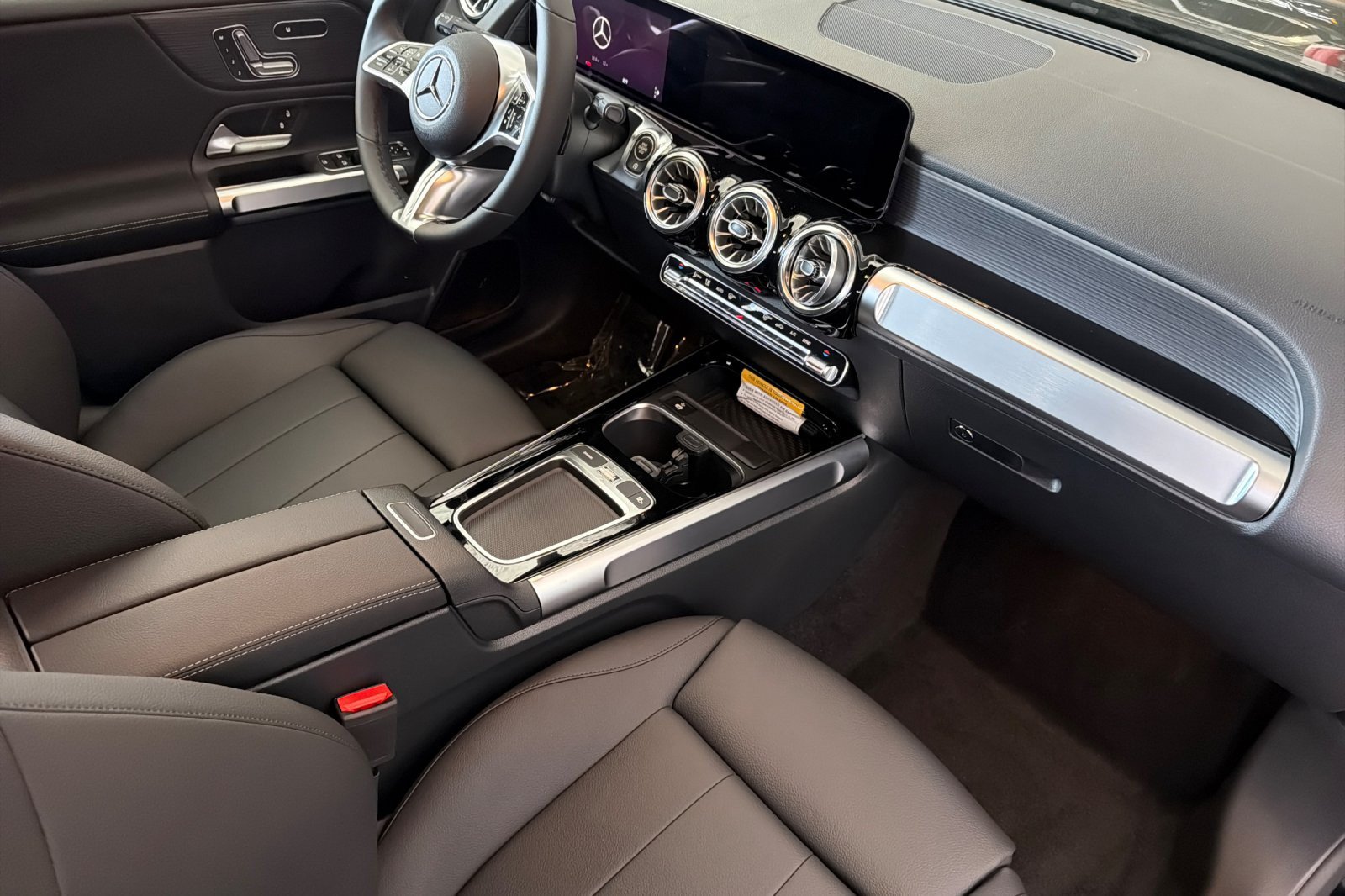 New 2026 Mercedes-Benz GLB 250 image 14