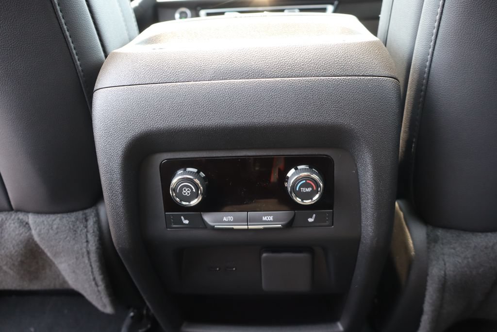 New 2026 Chevrolet Traverse High Country w/ LPO, Floor Liner Package AWD/4WD image 25