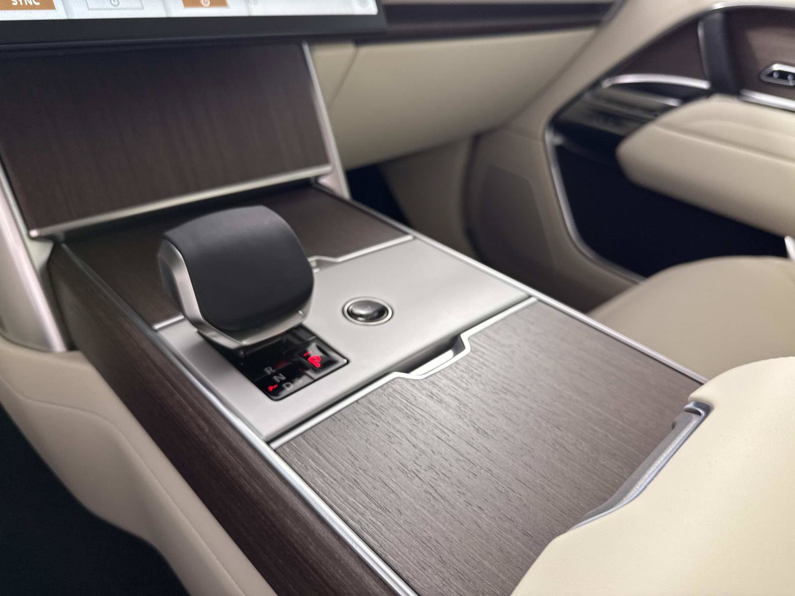 New 2026 Land Rover Range Rover SE AWD/4WD image 28