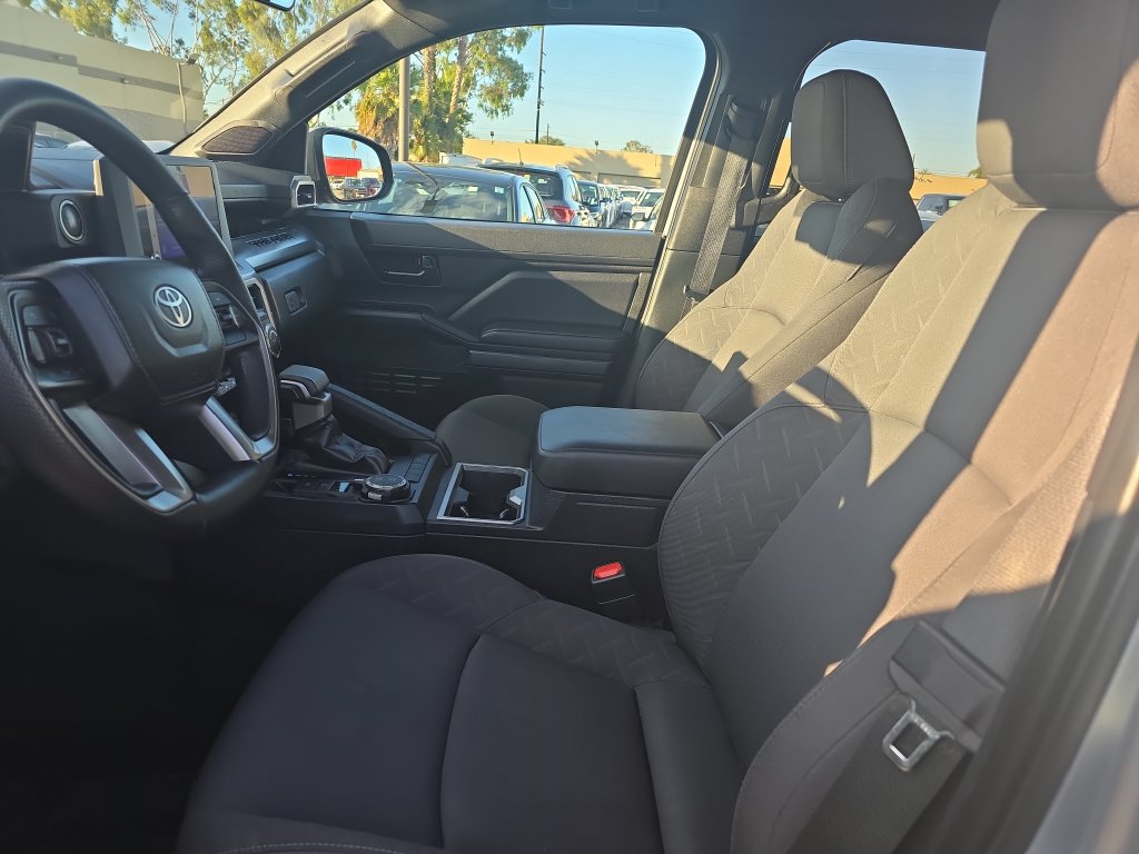 Used 2024 Toyota Tacoma SR5 w/ SR5 Upgrade Package AWD/4WD image 9
