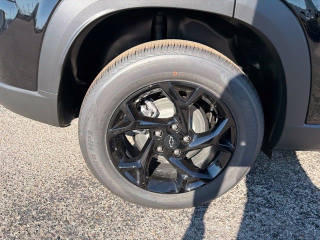 New 2026 Chevrolet Trax LT w/ Sunroof Package FWD image 18
