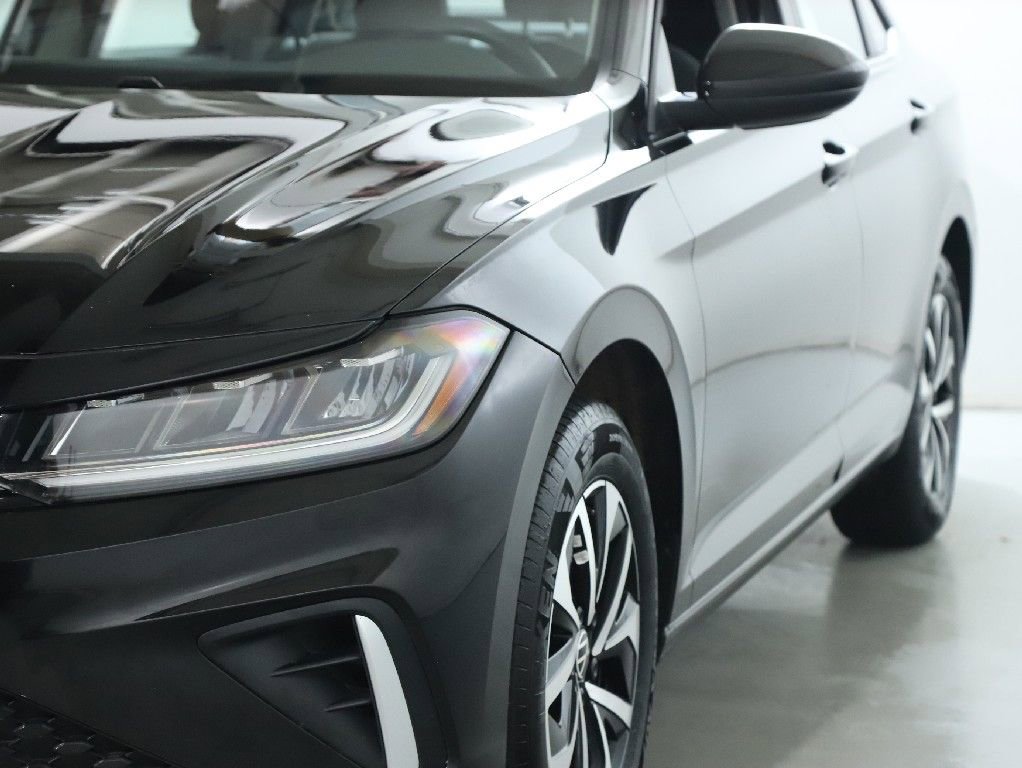 Used 2025 Volkswagen Jetta S image 4