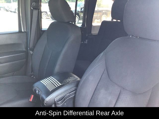 Used 2018 Jeep Wrangler Unlimited Sport image 23