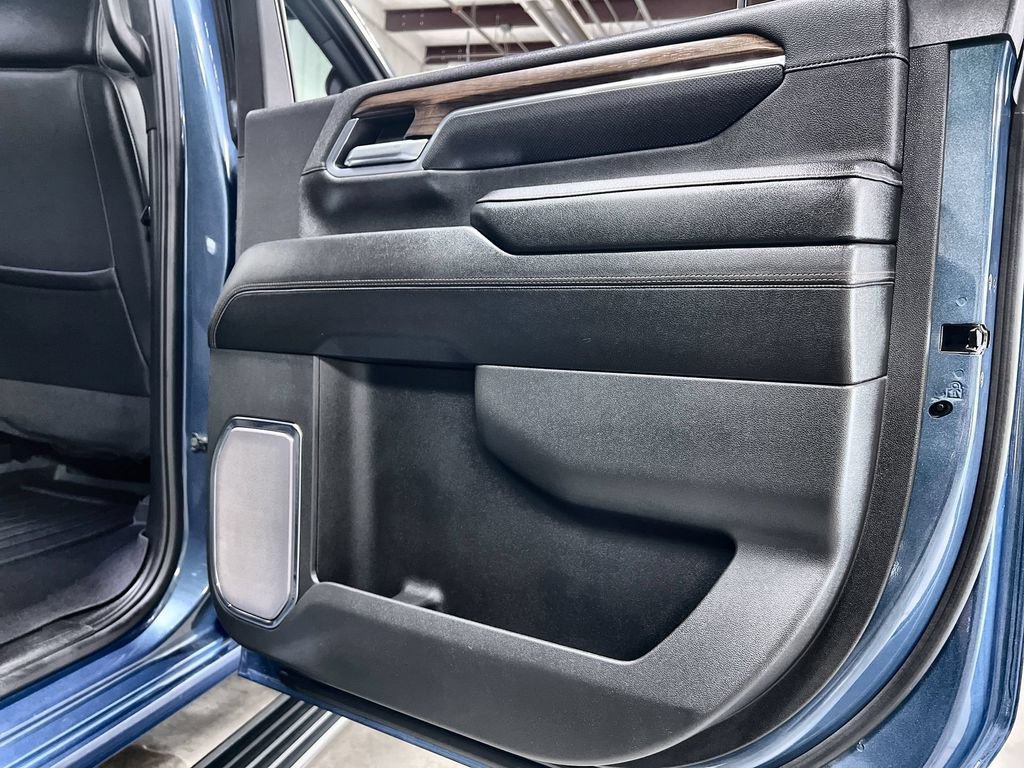 Used 2024 Chevrolet Silverado 2500 High Country w/ Technology Package AWD/4WD image 26