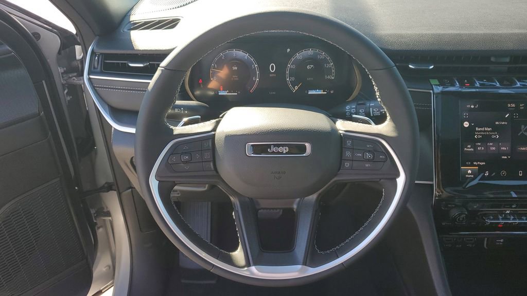 New 2025 Jeep Grand Cherokee L Altitude image 30