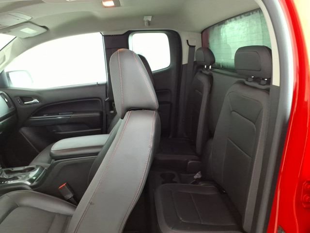 Used 2015 GMC Canyon SLE w/ All-Terrain Package image 8