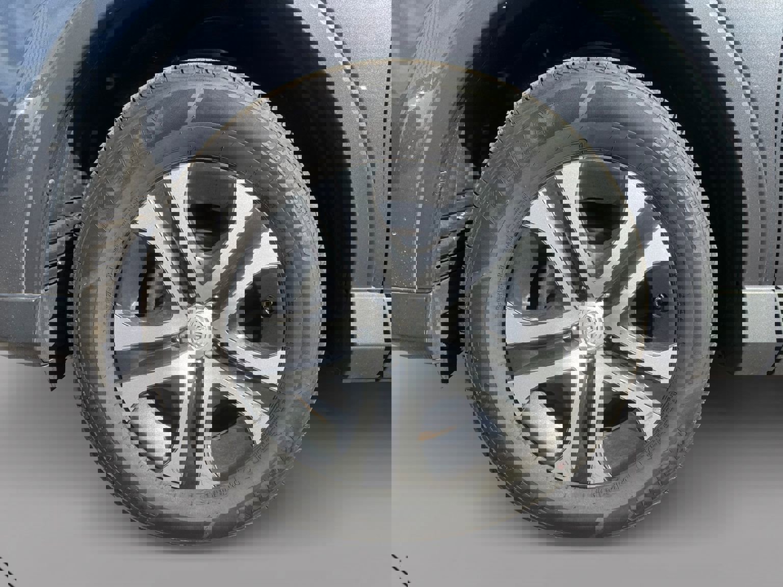 Used 2018 Toyota RAV4 LE w/ Carpet Mat Package image 18