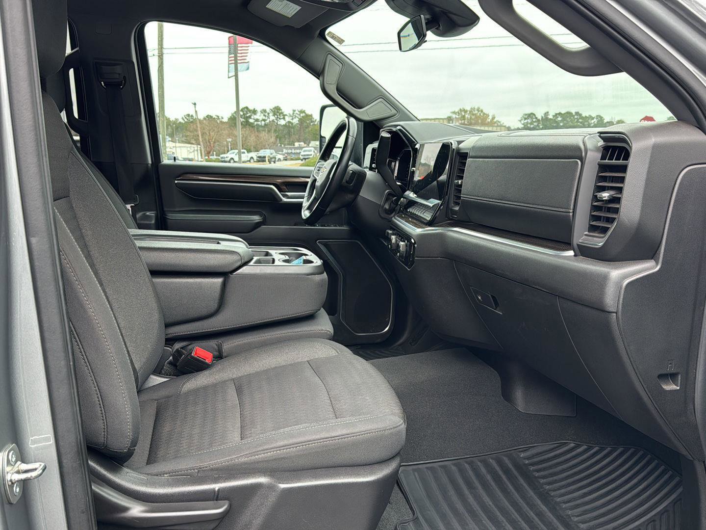 Used 2024 Chevrolet Silverado 2500 LT image 10