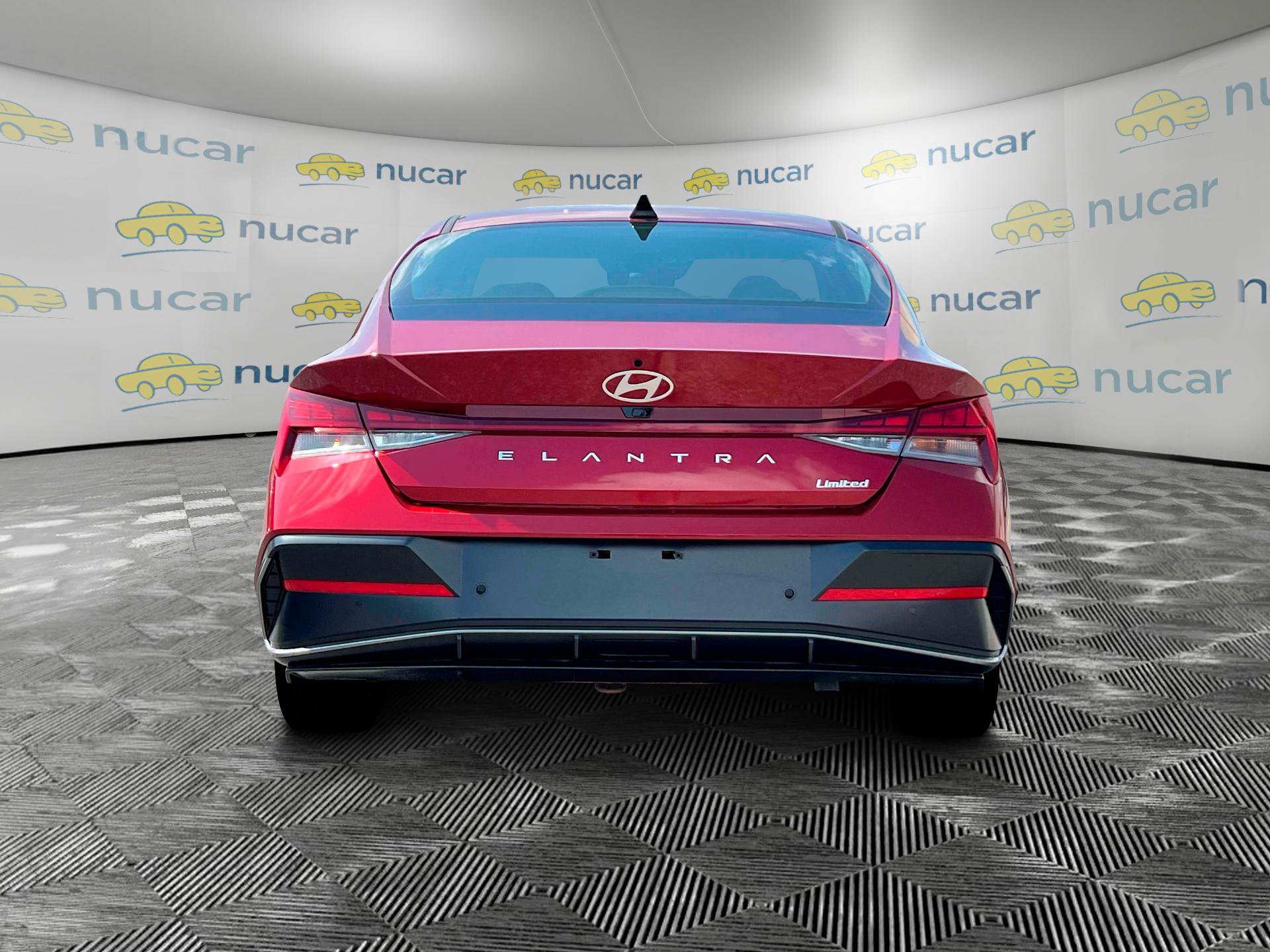 Used 2025 Hyundai Elantra Limited image 6