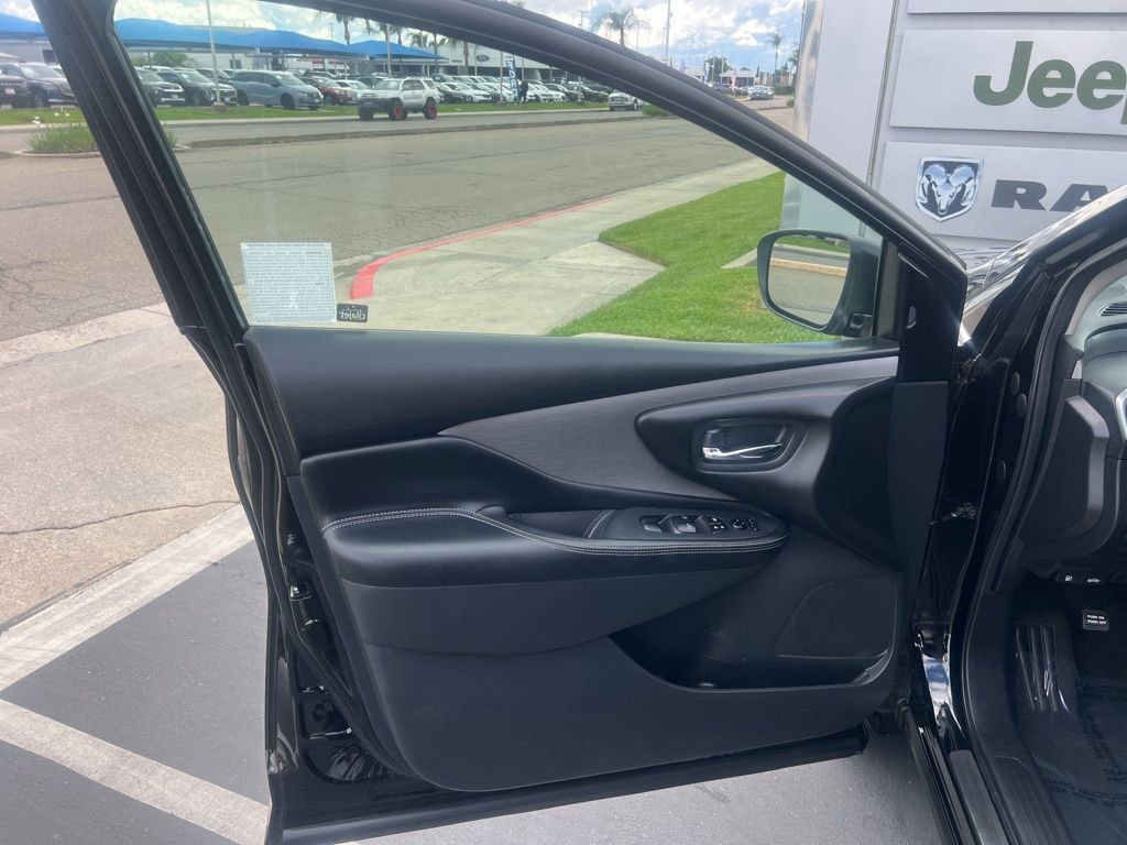 Used 2024 Nissan Murano SV w/ SV Midnight Edition Package image 20