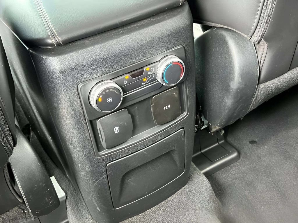 Used 2022 Ford Explorer XLT w/ Equipment Group 202A AWD/4WD image 12