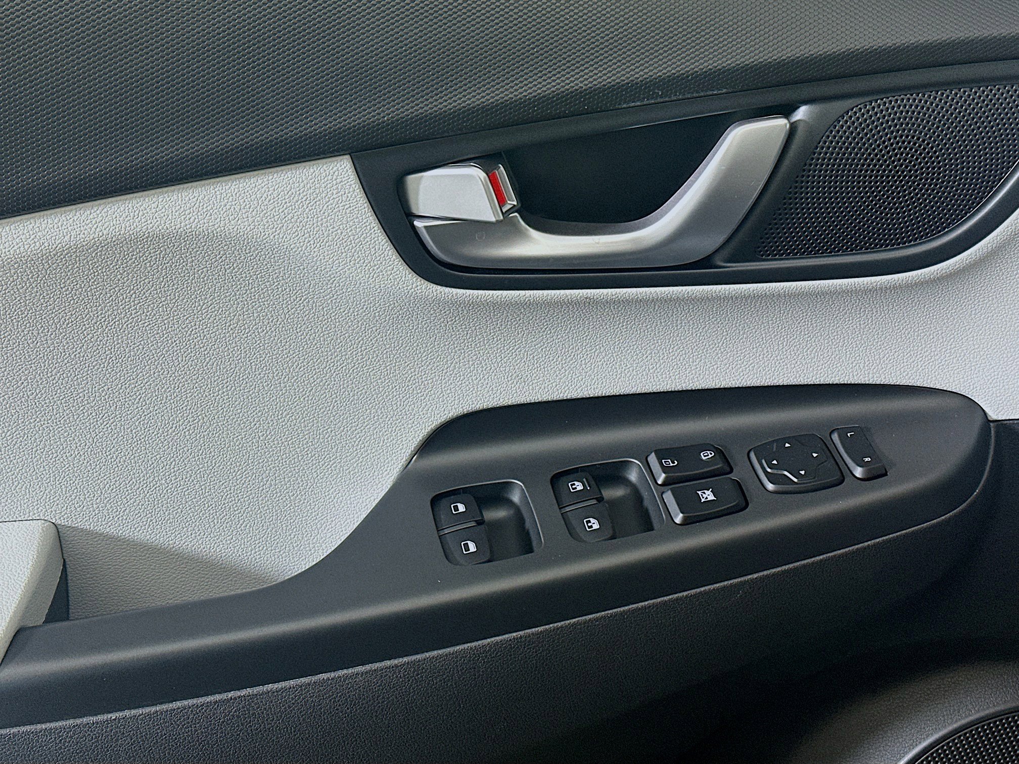 Used 2023 Hyundai Kona SE w/ Cargo Package image 15