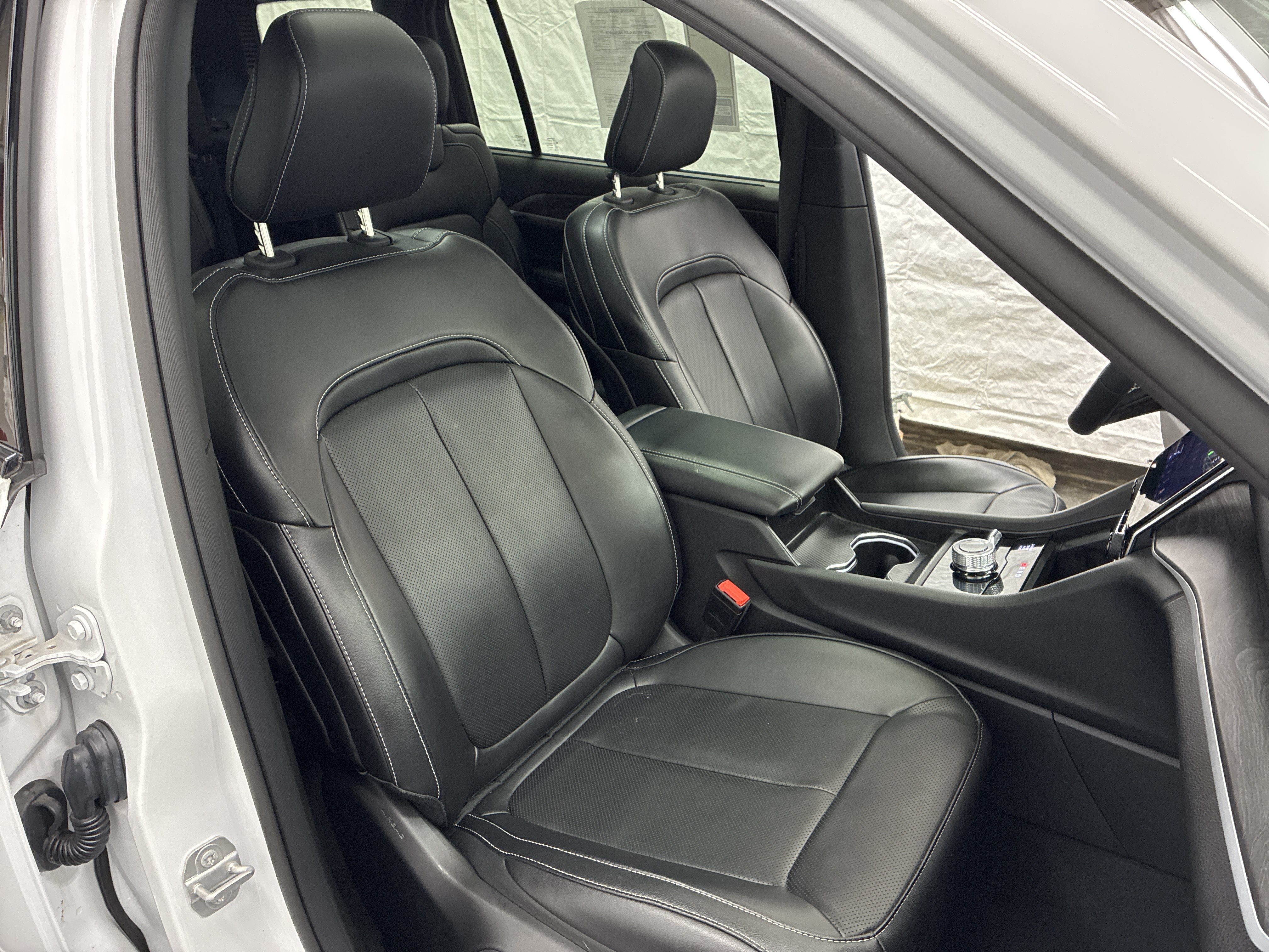 Certified 2024 Jeep Grand Cherokee L Limited w/ Luxury Tech Group II AWD/4WD image 16