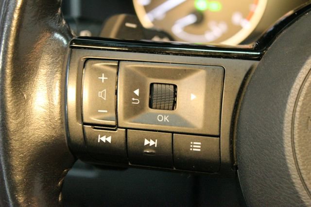 Used 2021 Nissan Rogue SV image 21