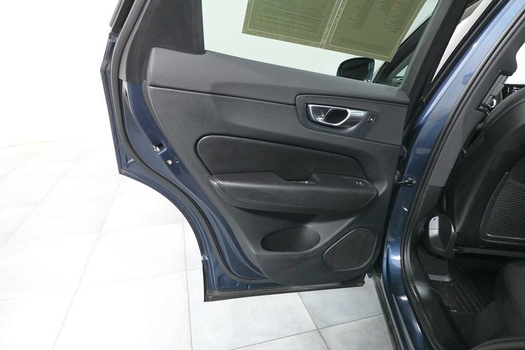 Used 2023 Volvo XC60 B5 Core w/ Climate Package AWD/4WD image 24
