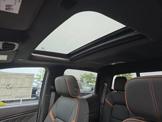 New 2026 GMC Canyon AT4 w/ Technology Plus Package AWD/4WD image 19