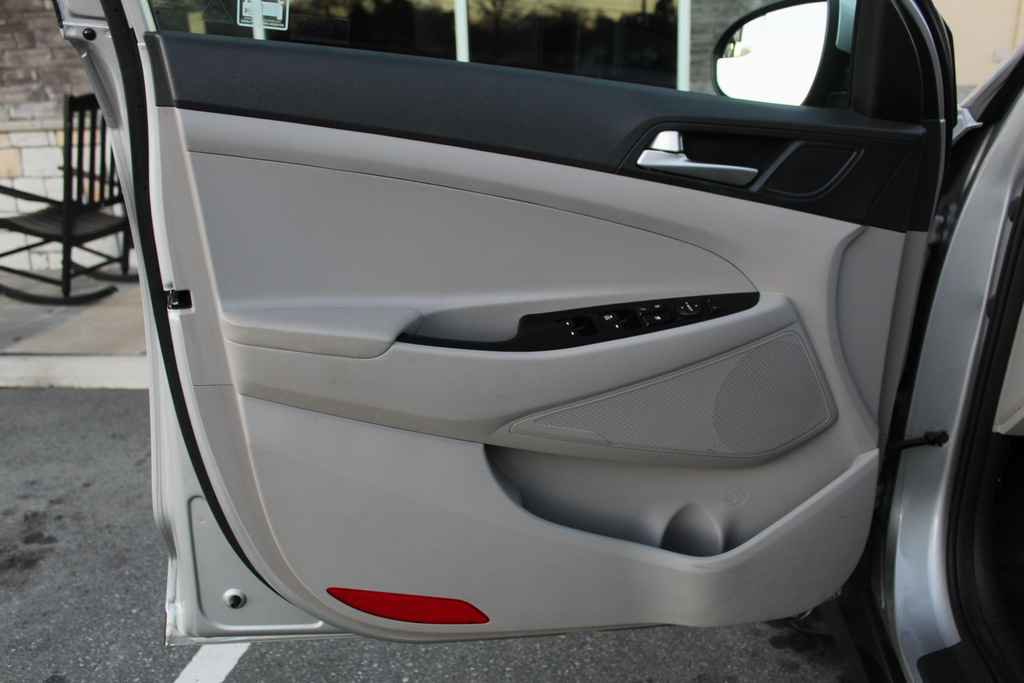 Used 2020 Hyundai Tucson SE image 10