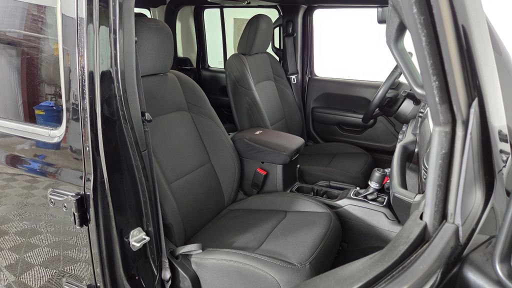 Used 2022 Jeep Gladiator Willys image 35
