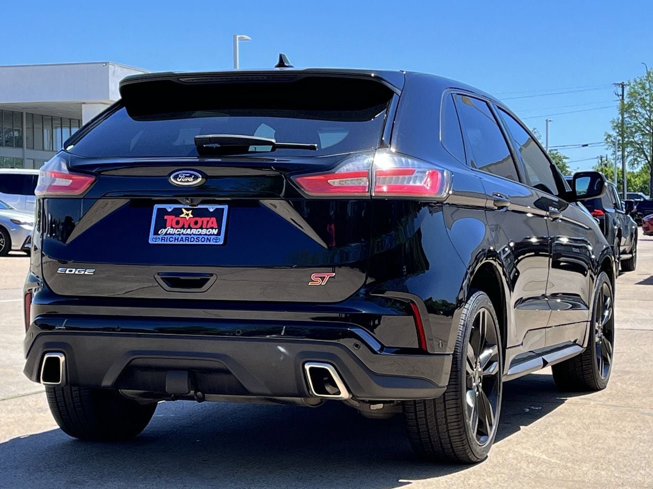 Used 2019 Ford Edge ST w/ Equipment Group 401A image 4