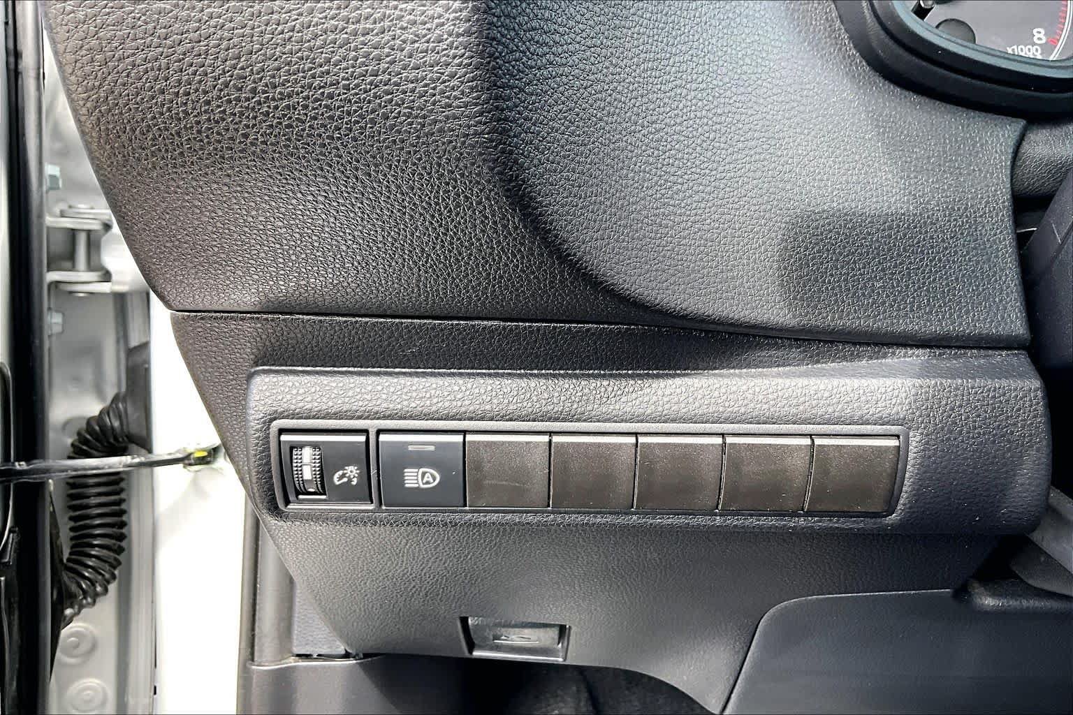 Used 2025 Toyota Corolla LE FWD image 35