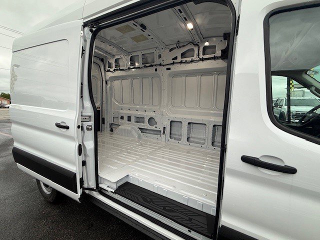 New 2026 Ford Transit 250 148 High Roof RWD image 9
