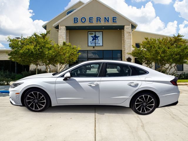Used 2021 Hyundai Sonata Limited w/ Preferred Accessory Package FWD image 2