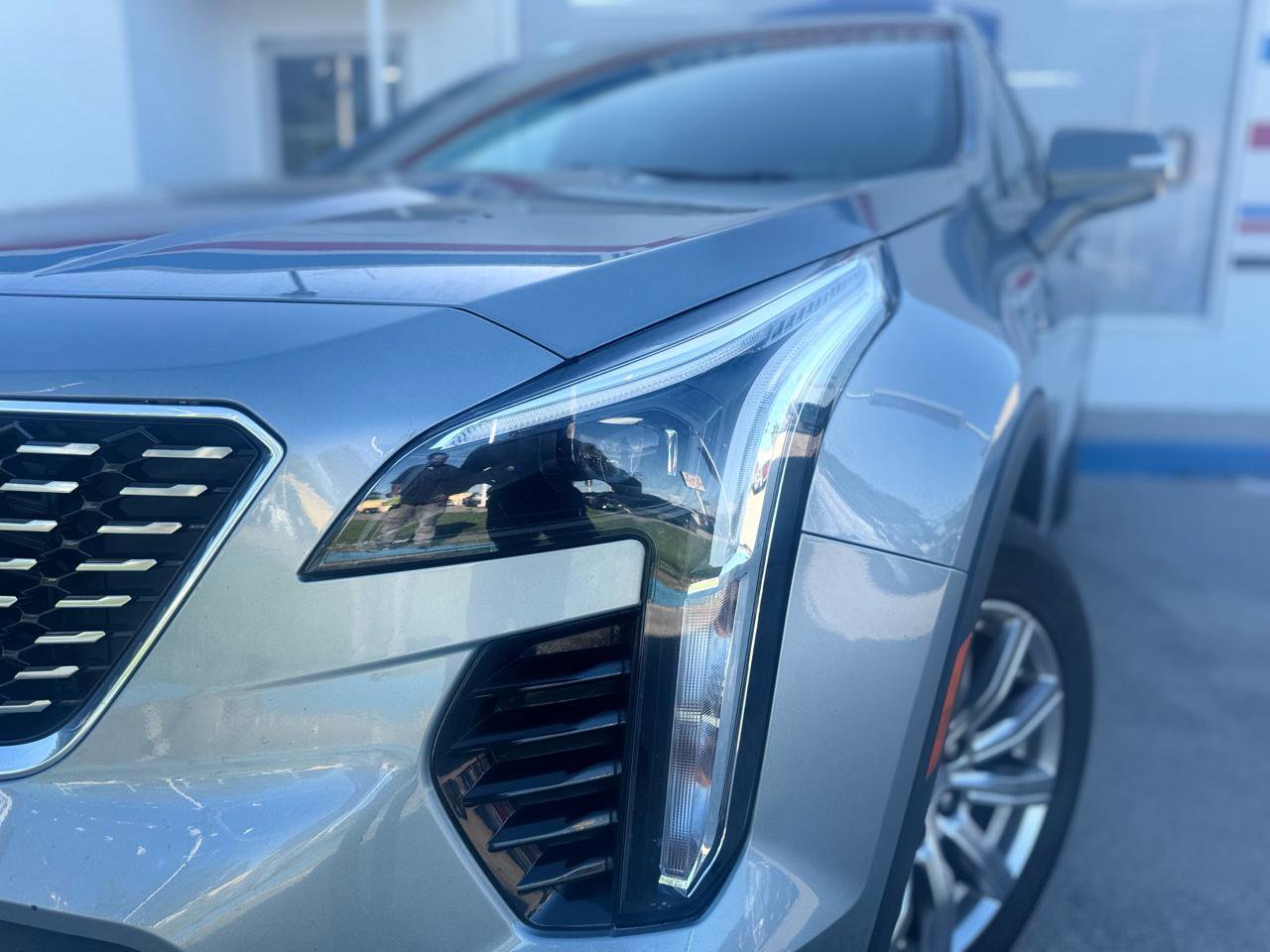 Used 2023 Cadillac XT4 Premium Luxury image 4