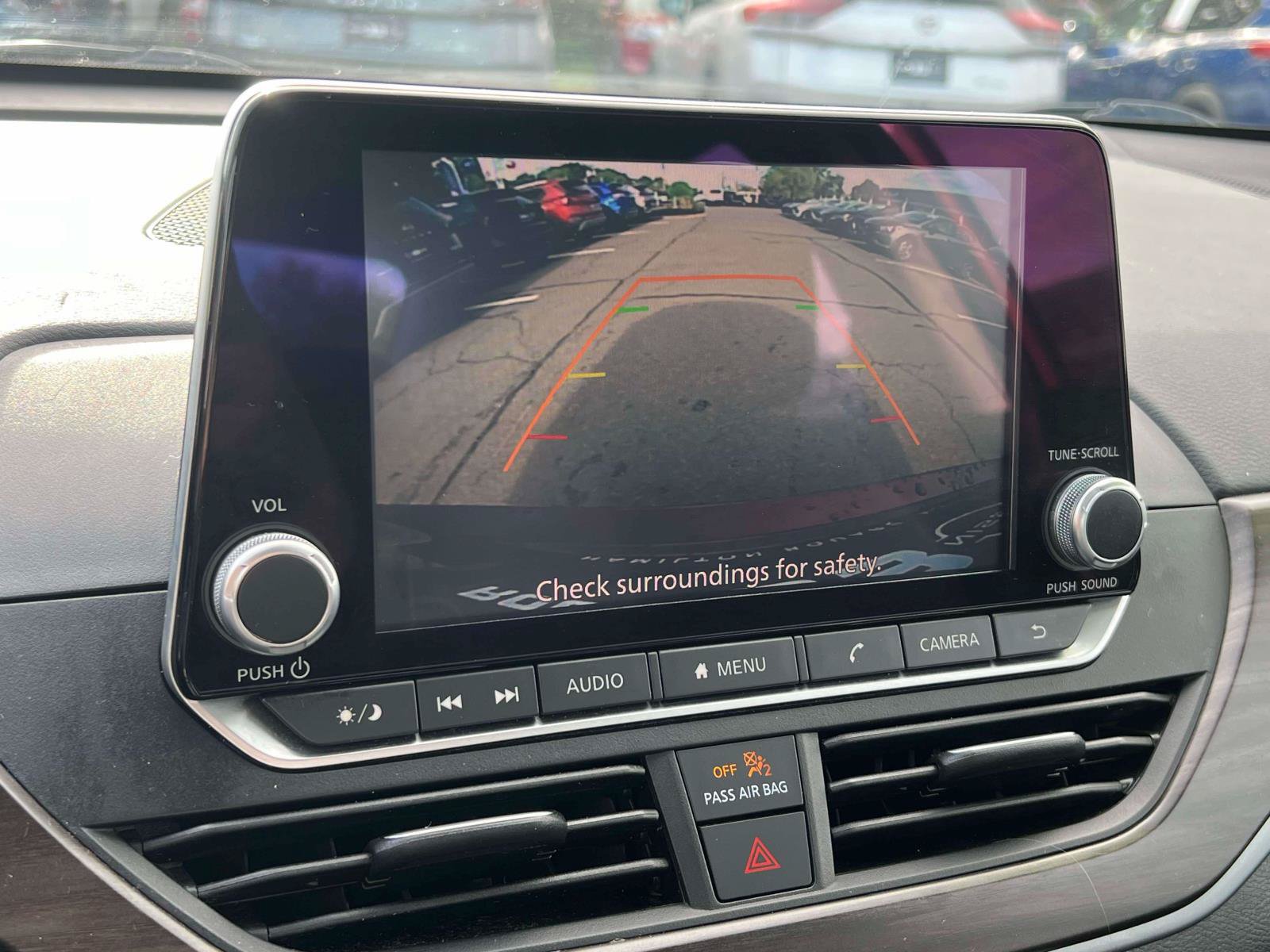 Used 2025 Nissan Altima 2.5 SV FWD image 15