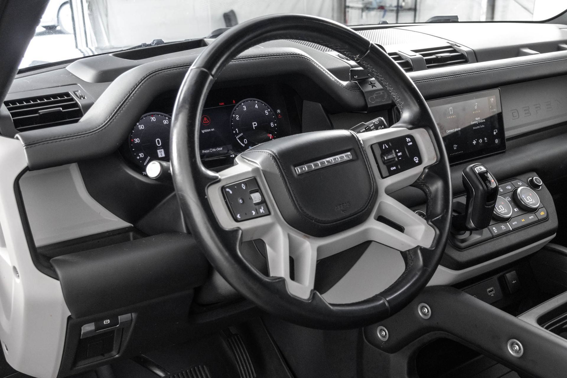 Used 2023 Land Rover Defender 90 X-Dynamic SE AWD/4WD image 33