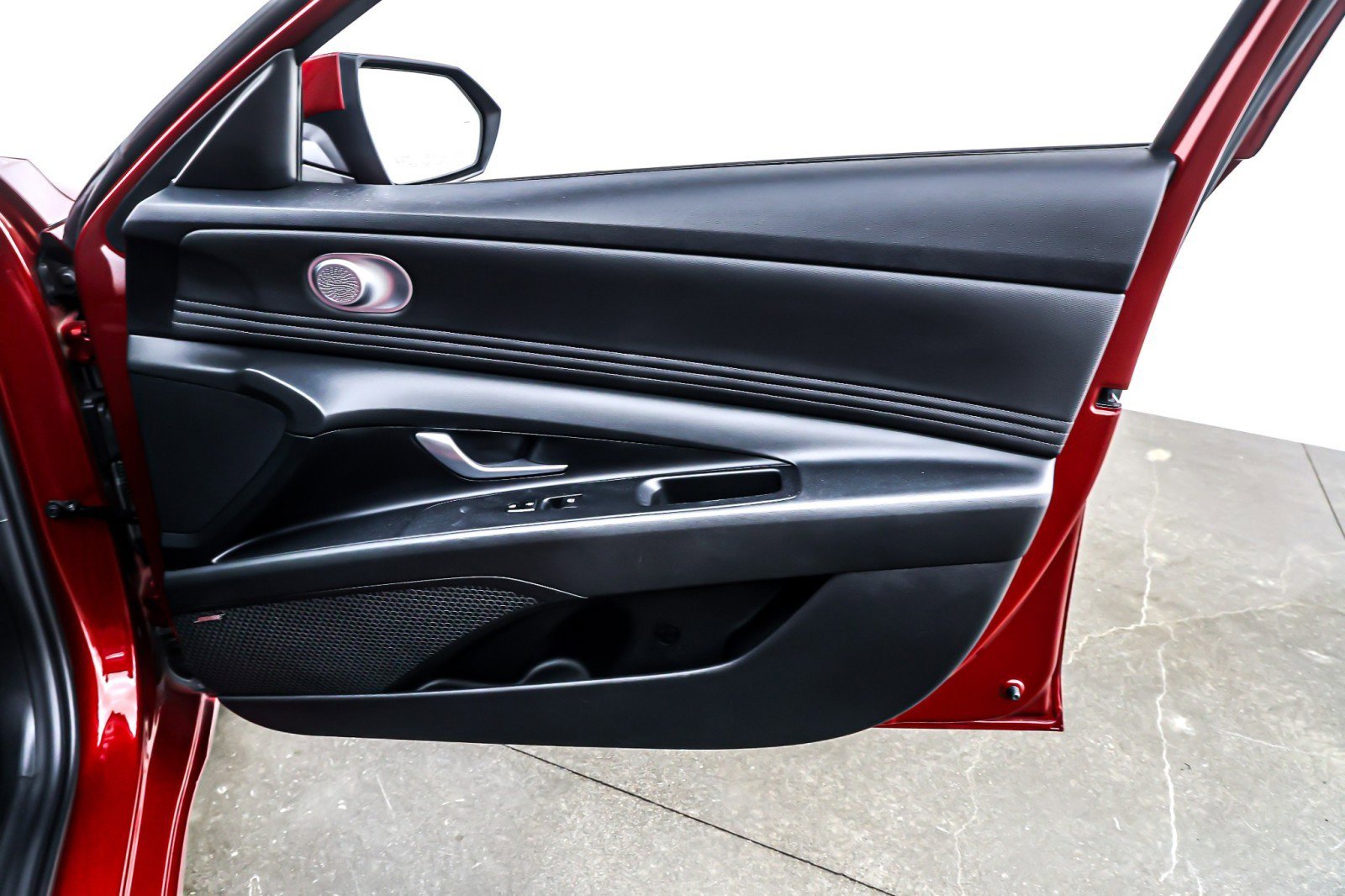 Used 2023 Hyundai Elantra Limited image 24