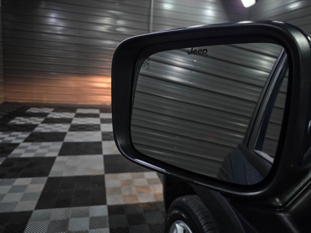 Used 2021 Jeep Renegade Latitude AWD/4WD image 29