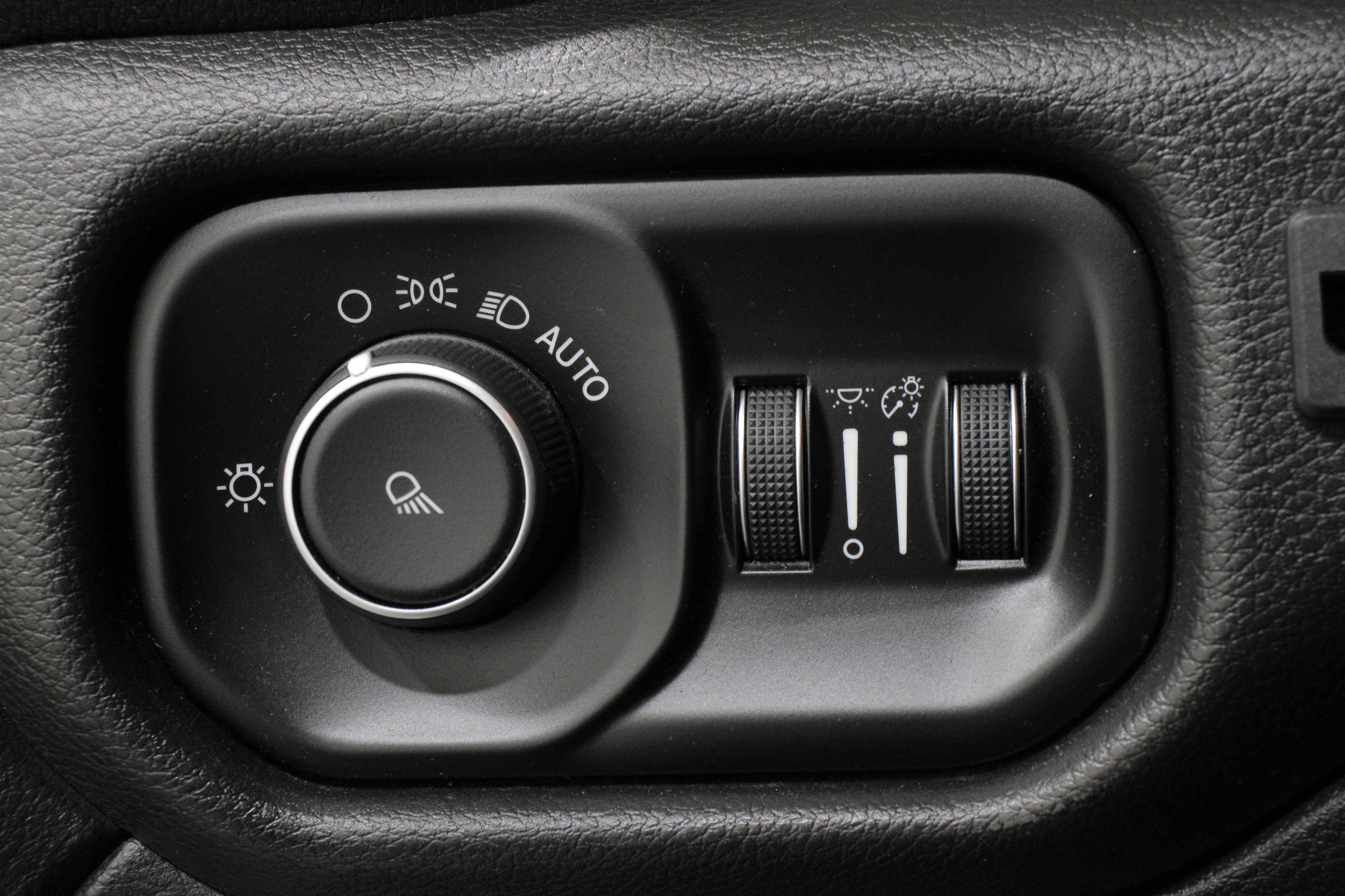 Used 2020 RAM 3500 Tradesman image 11